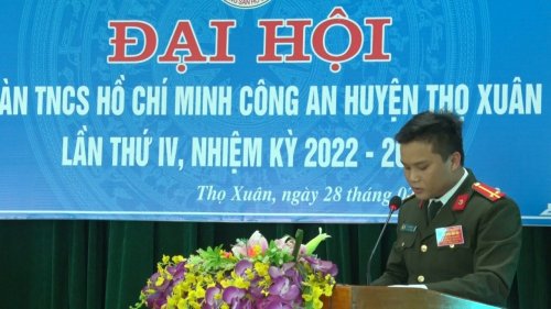 Vỹ.jpg