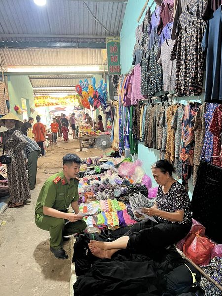 chợ 1.jpg