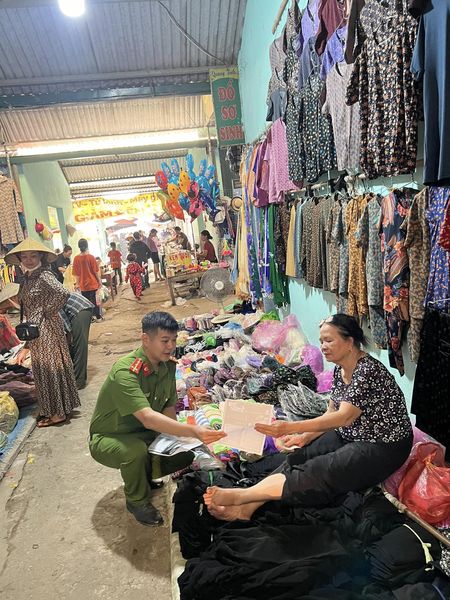 chợ 2.jpg