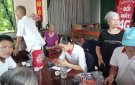 Chiều ngày 15/08/2024 Viettel huyện Thọ Xuân hướng dẫn người dân cài đặt các ứng dụng trên điện thoại và hỗ trợ nâng cấp máy từ 2G lên 4G tại địa bàn Nhà văn hóa thôn Trung thôn 1 xã Bắc Lương.