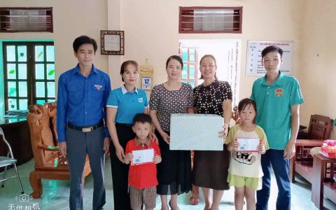 Xã Bắc Lương tặng quà tết trung thu năm 2024 